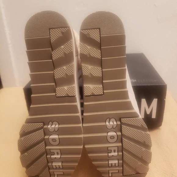 Brand New Sorel Harlow Boots